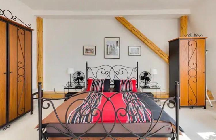Lenka'S Cozy Red Studio + Lenka'S Cozy Gold Apartment Praga Exterior foto